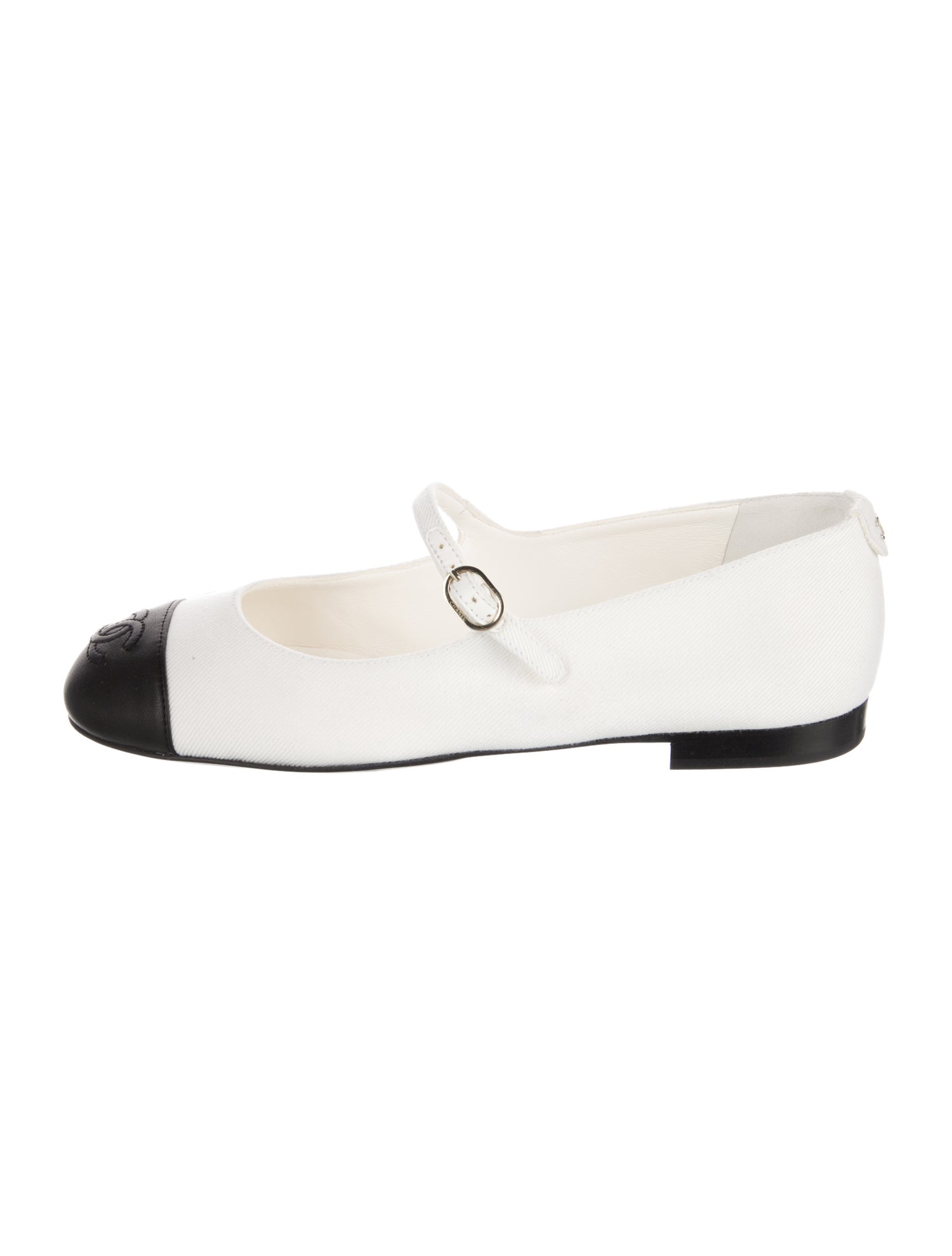 Chanel 2025 Interlocking CC Logo Mary Jane Flats